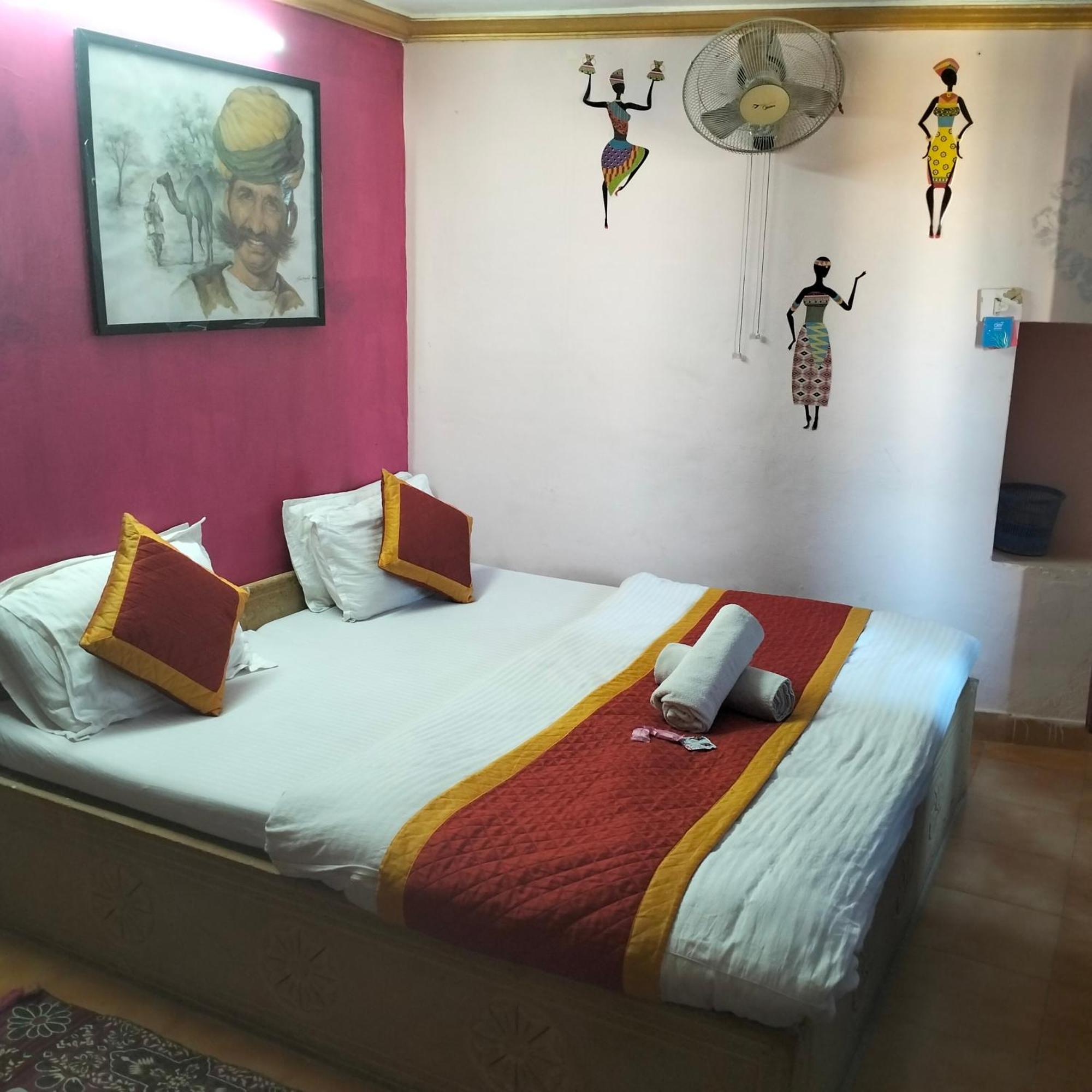 Hostel Desert Home Stay Джайсалмер Экстерьер фото